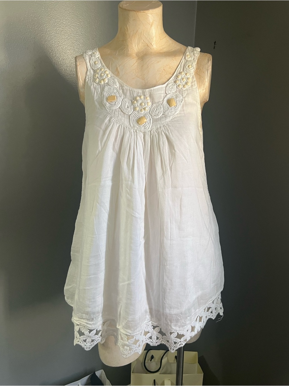 Dolce Cabo White Crochet-Embellished Sleeveless Camisole